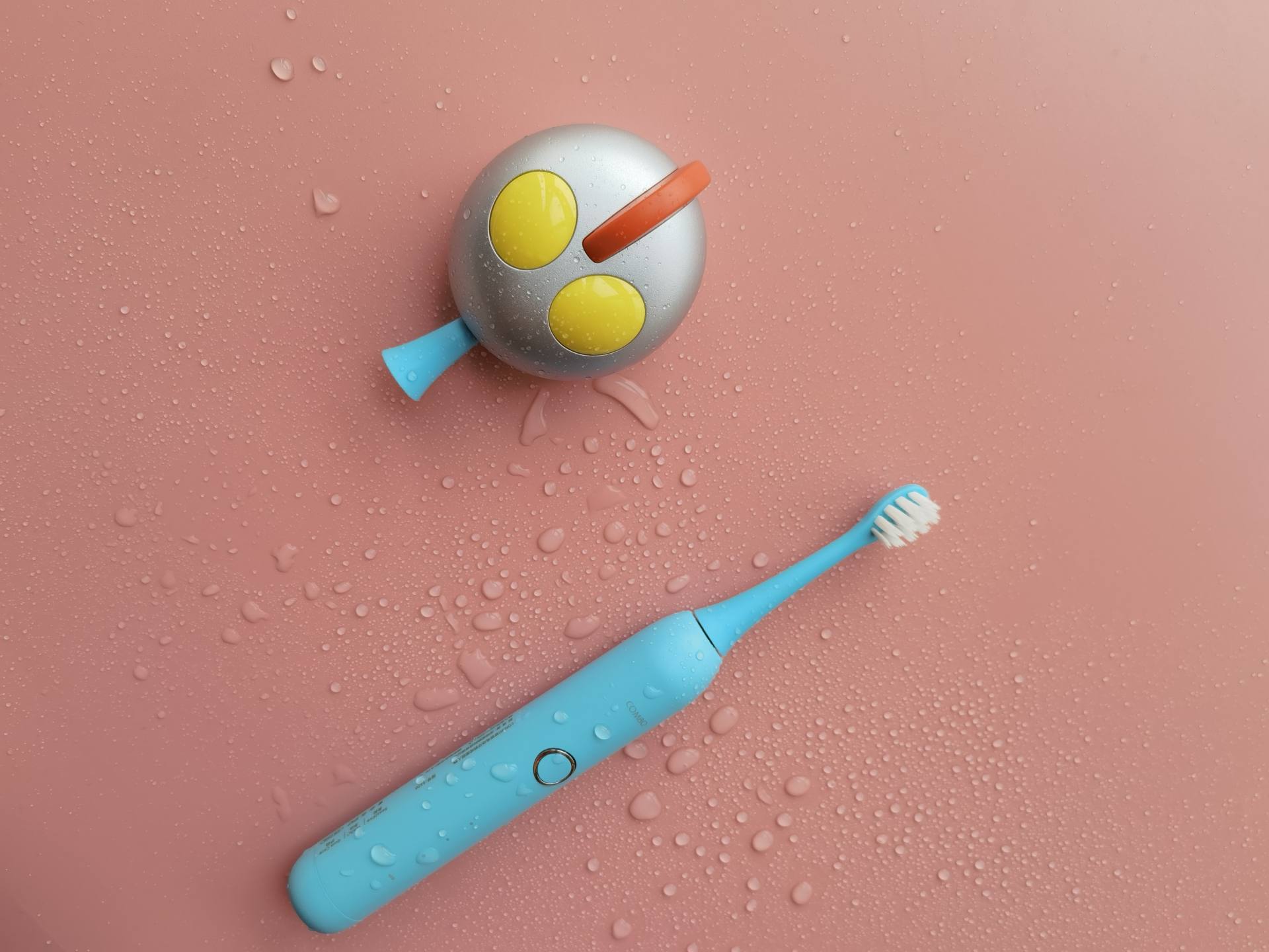 儿童电动牙刷怎么选？COMBO咸蛋超人联名款贴心呵护宝宝稚嫩牙齿