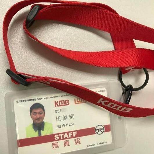 模特出身只能出演配角，养4个孩子压力太大，无