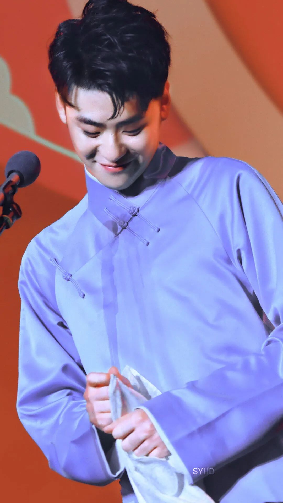 Wallpaper comes to Zhang Yunlei