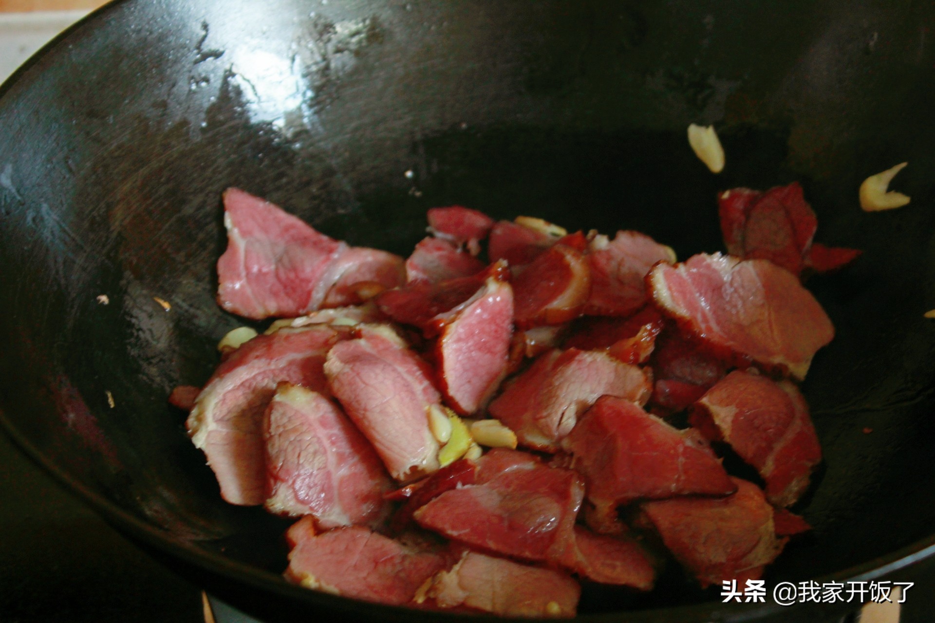 《中餐厅4》张亮做的这道菜，下锅随便一炒真叫香，米饭连扒了3碗