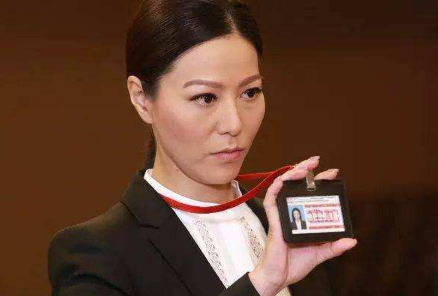 朴素大学生嫁大20岁著名男星，出轨富豪鲜肉，他成了心机女的跳板