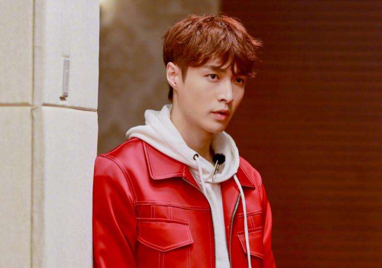 《极挑6》首播口碑就崩了，被嘲强行煽情，节目