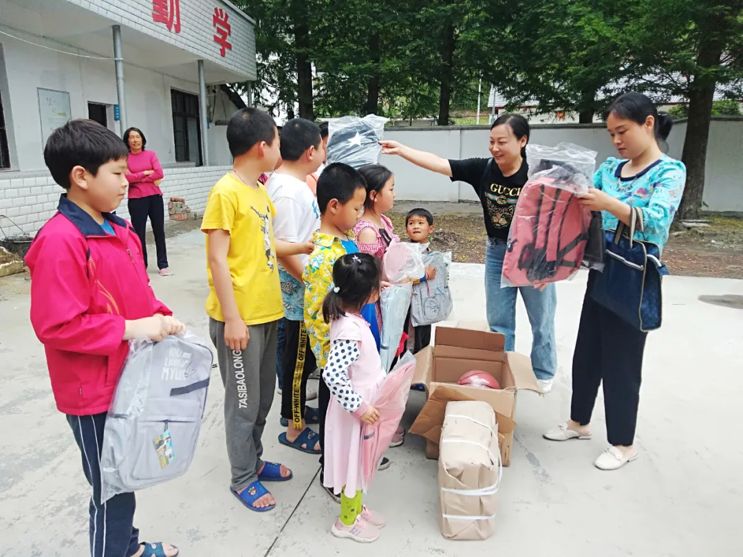 「十堰」“爱心妈妈”来了！这个“六一”，竹溪这些孩子超暖心