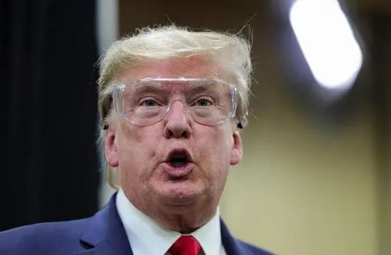 一天传来两个坏消息，蓬佩奥遭紧急隔离，日本人不能吃鸡肉了