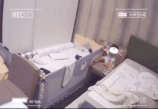 安以轩一岁一个月儿子玩“越狱”，翻床身手敏捷，被指是惯犯