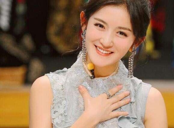 谢娜：从“太阳女神”到万人嫌，康辉曾表示没