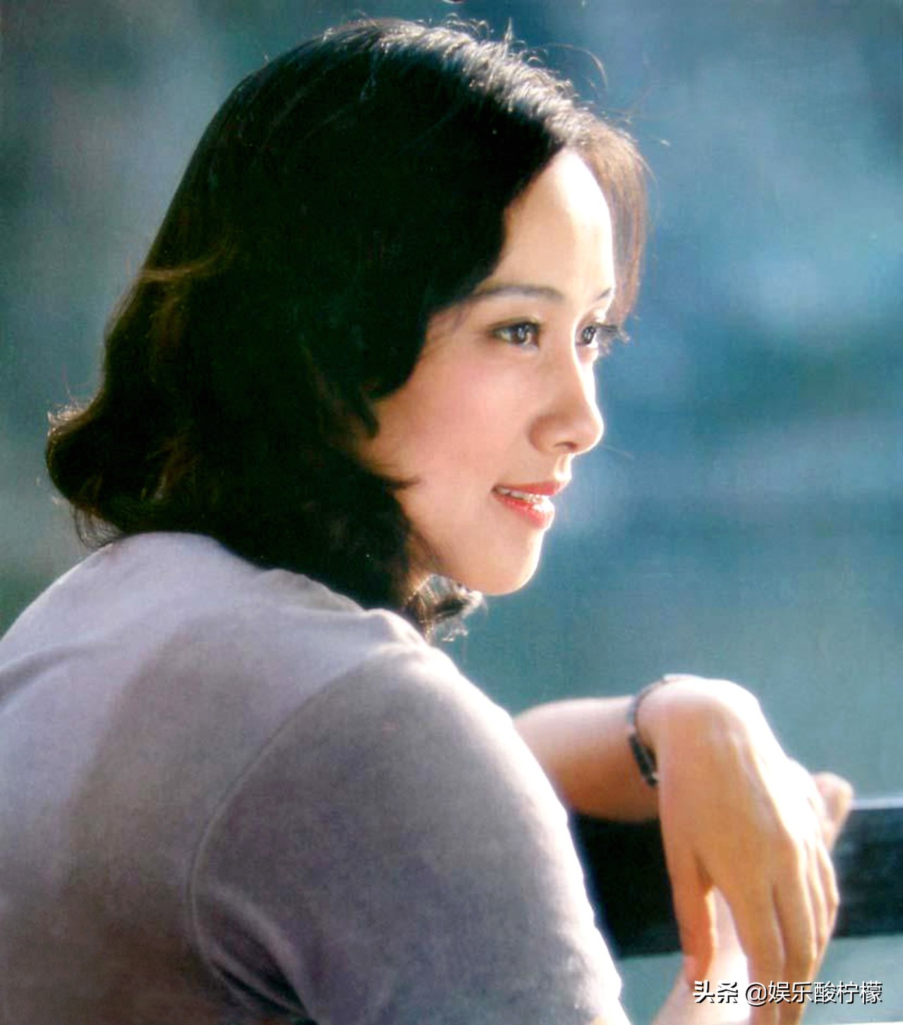 从万人恨姐姐，到惹人疼囧妈，40岁才成名的黄梅莹，征服了徐峥