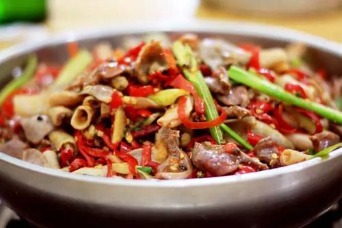 来重庆旅游必不可少的三大美食，外地旅游拍手叫好