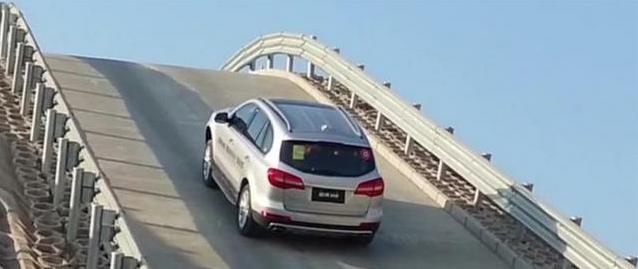 自动挡上坡，动力不足时如何换挡？换不好后果