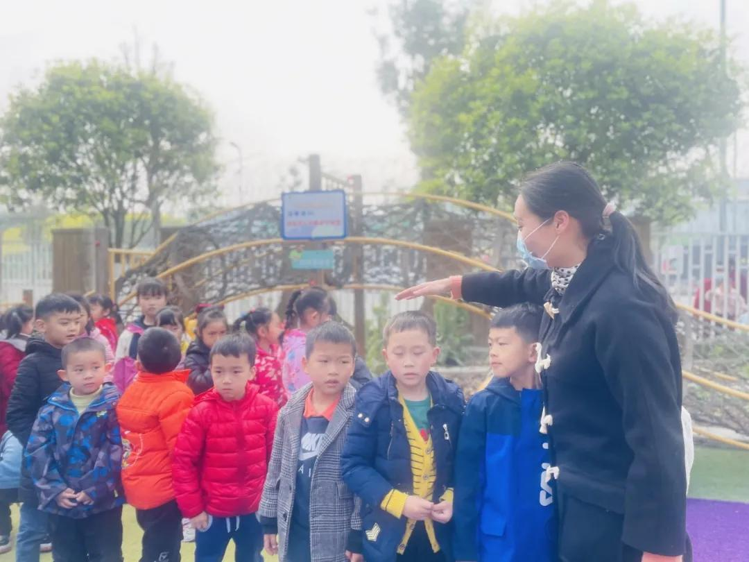 四川天府新区华阳幼儿园南区防踩踏演练纪实