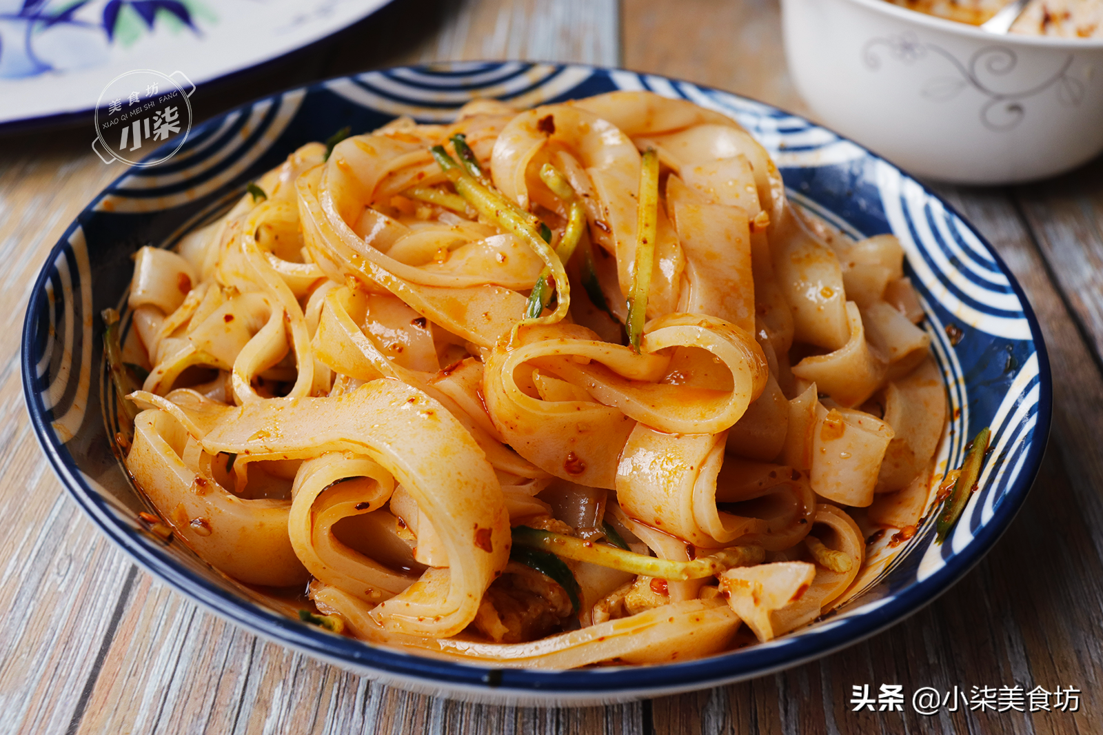 想吃涼皮不用買了，教最簡單做法，不用洗面，勁道爽滑張張透亮