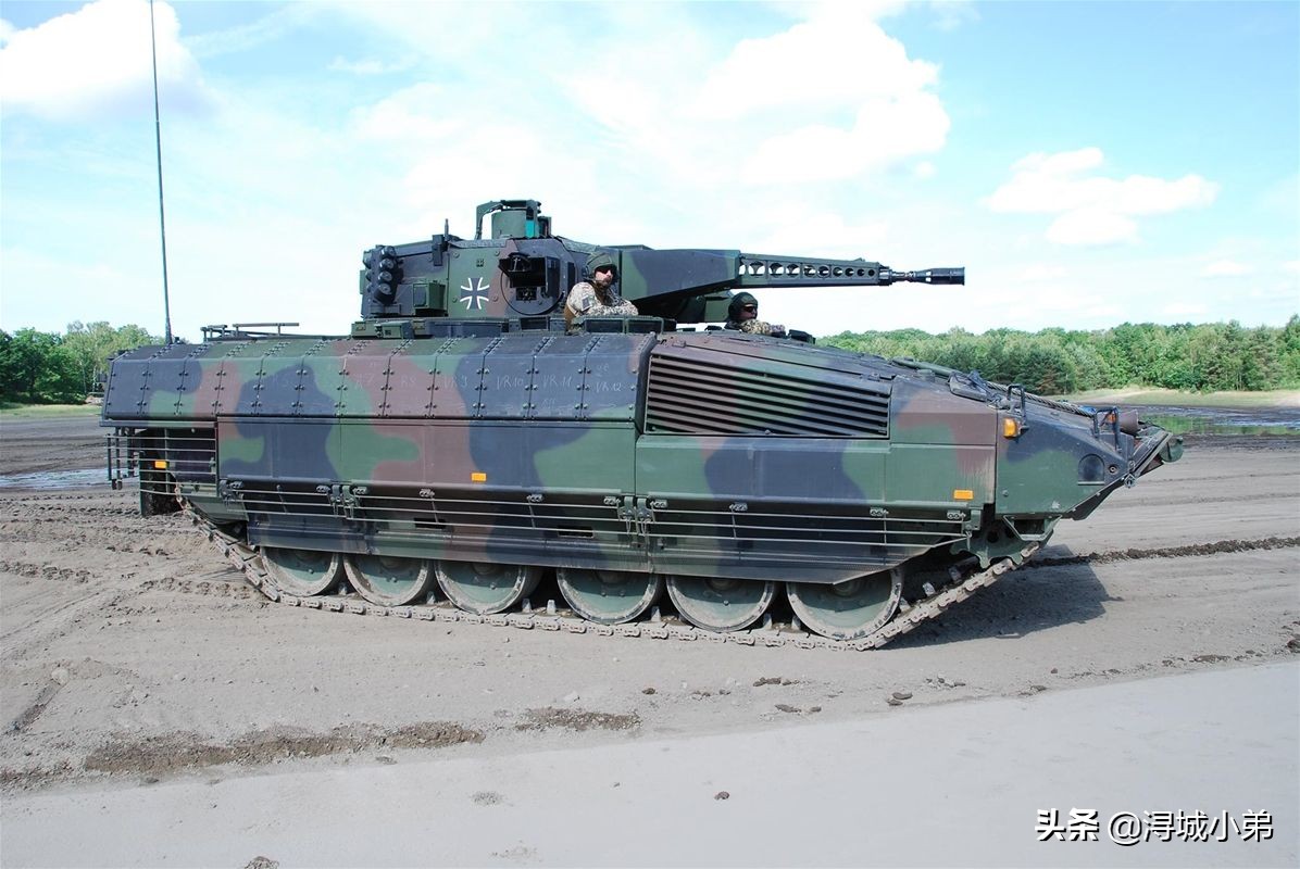 中俄美英德履带式步战车