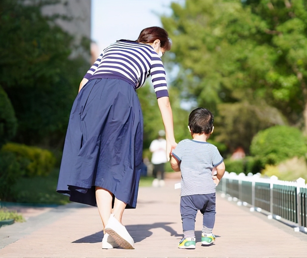 一婚嫁蔣虎，二婚嫁剛強(qiáng)，與郭德綱傳緋聞，春妮有什么底氣？