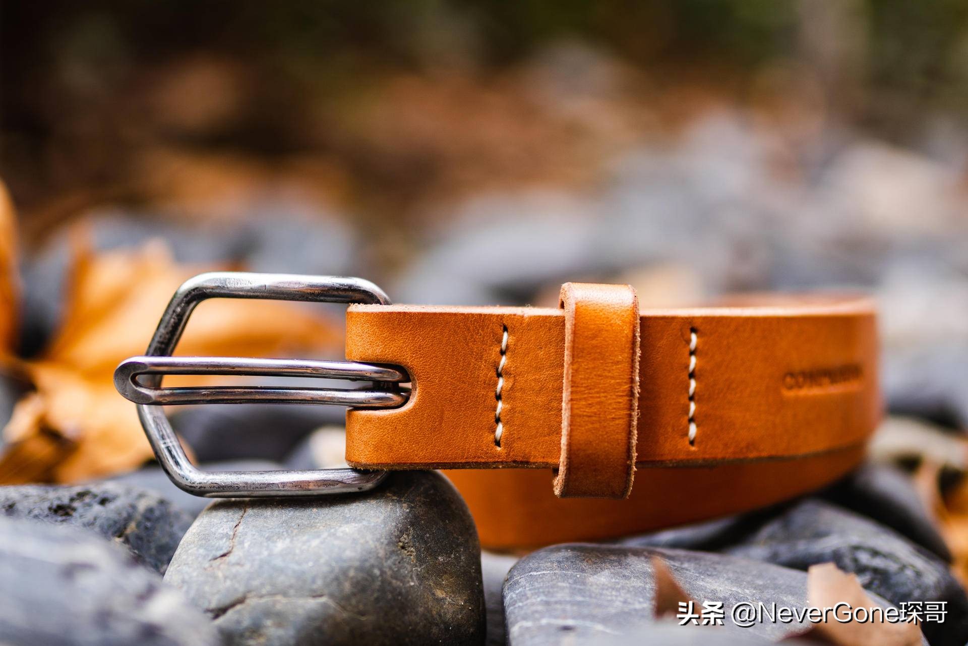 看看皮带扣？Companion Denim赫尔曼橡树植鞣腰带