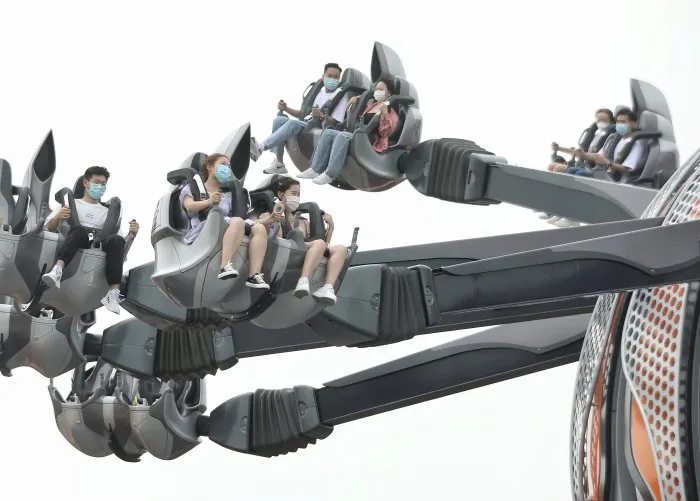 分别107天，上海迪士尼今天重开！热门项目不排队！戴口罩入园