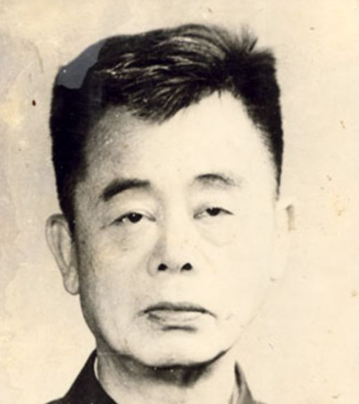 1967年，校长张干病逝前，对儿子说：给毛主席写信，说我对不起他