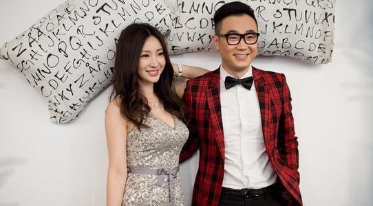 她选秀出道凭借性感走红，却是个孝顺女家中的