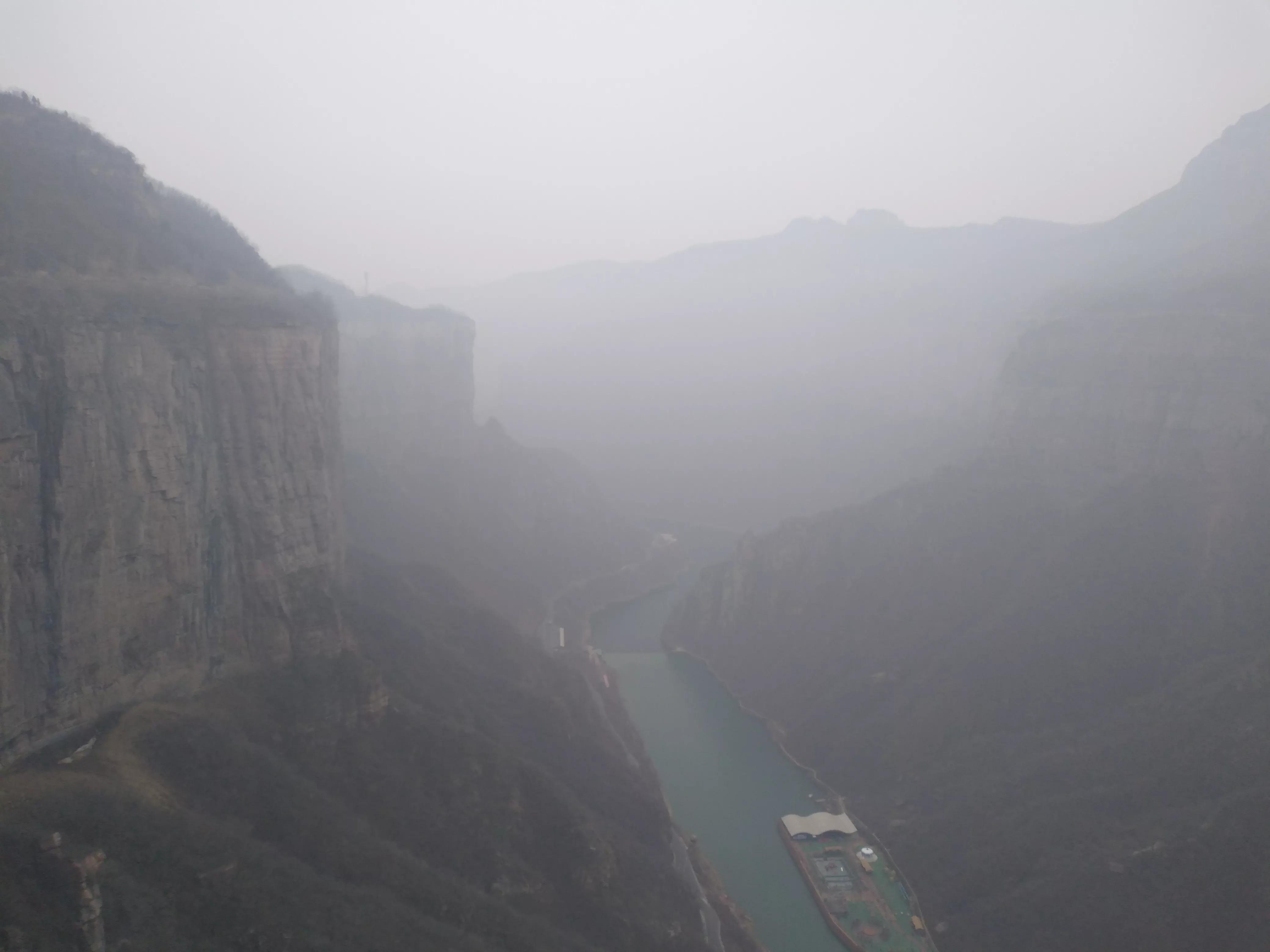 这条盘山公路，各种弯道隧道绕，就藏郑州周边，你知道哪儿吗