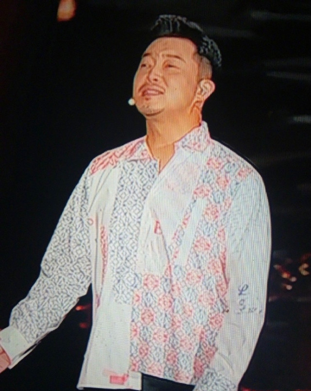 胡可曬兩兒子近照，兄弟倆皮膚對比鮮明，安吉身材向爸爸沙溢看齊