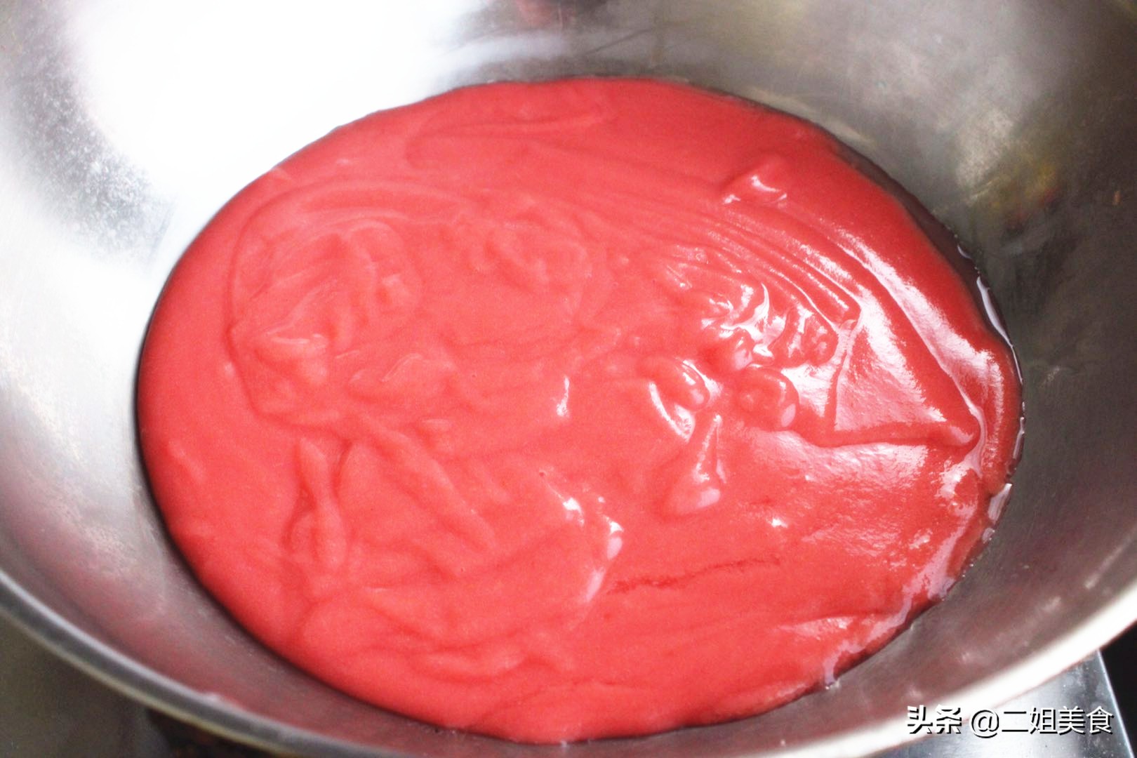 秋天山楂便宜，买几斤在家做山楂糕，酸甜可口，不用出去买