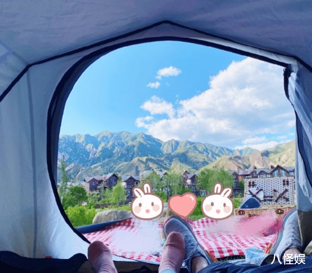 郑恺晒照耍帅，老婆苗苗互动秀恩爱，甜喊老公