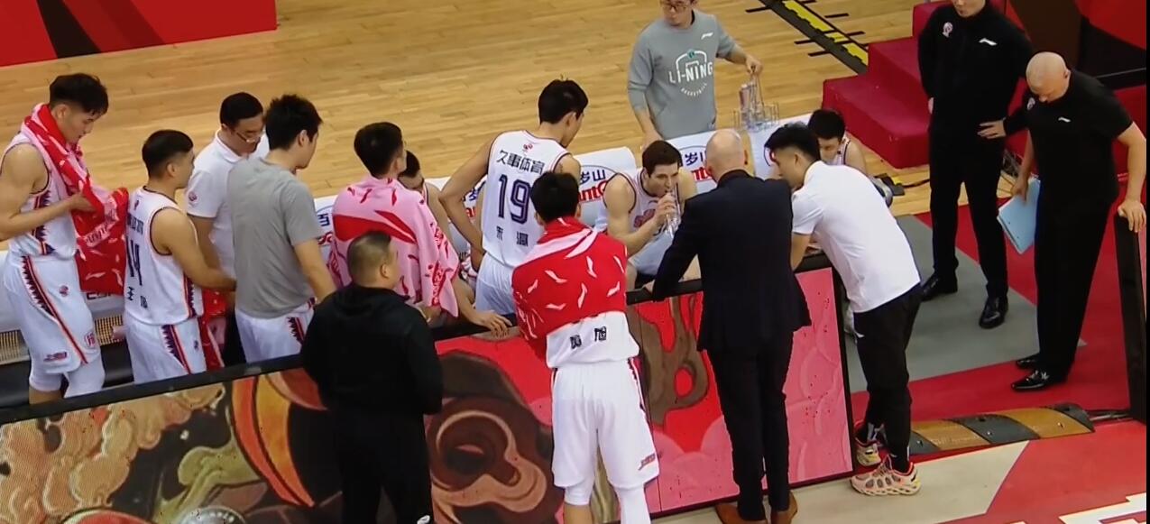 Liaoning leaves bureau hit 25 than 9, shanghai adjusts of no help continuously, sipaxia is very helpless