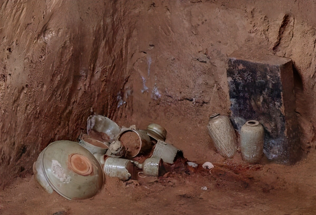 惊艳“现世”！西安宋代家族墓地新发现精美耀州窑瓷器