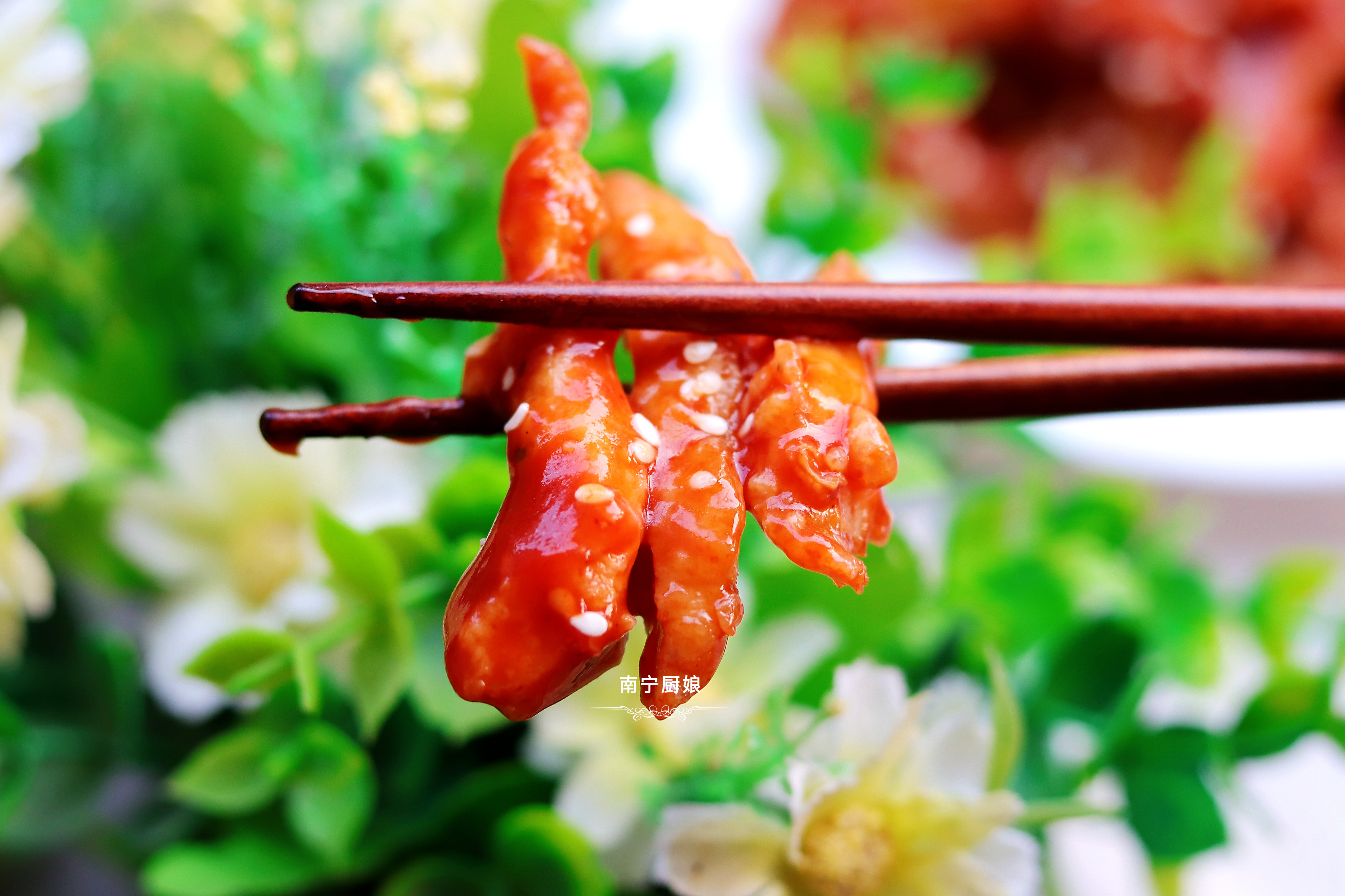 把雞胸肉加入糖醋醬汁，想不到如此美味，不愧是老保姆的拿手菜