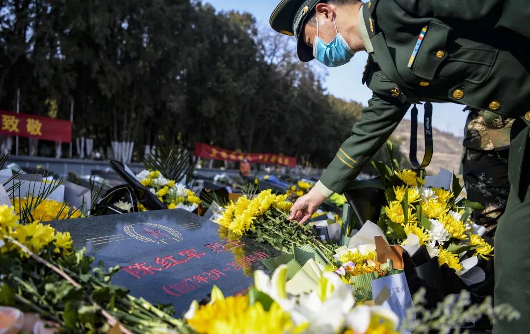 侯<a href=http://www.cngansu.cn/news/ target=_blank class=infotextkey></a>֧ܶӣɽҹ ʿӢ