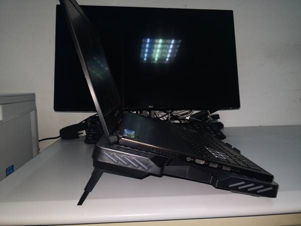 火爆游戏也要冷静对待-超频三冰斧PC-5RGB游戏笔记本散热器评测