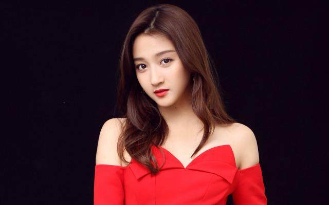 关晓彤没人敢管我了，\"京圈格格\"被徐静