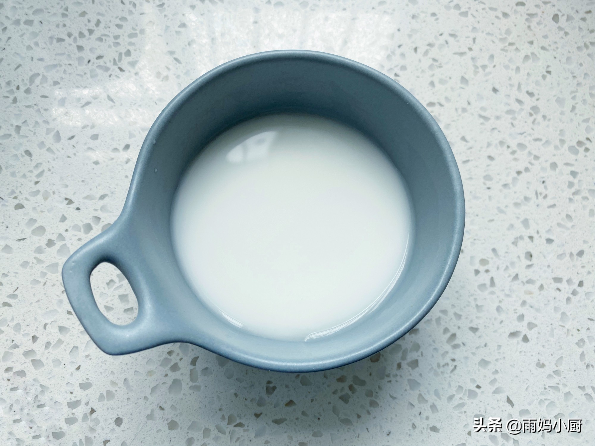 冰花煎饺用淀粉还是面粉，教你一招，做出来的冰花晶莹剔透又酥脆