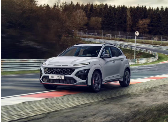 保时捷Macan EV内饰曝光;奇瑞新产品或将命名QQ冰淇淋