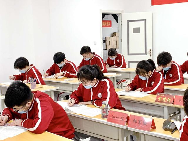 考生为什么会选择复读？什么样的考生适合复读？戳中考生的分析
