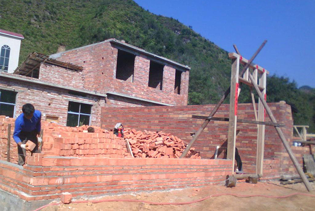 农村有土地流转，其实宅基地也能流转，有3风险