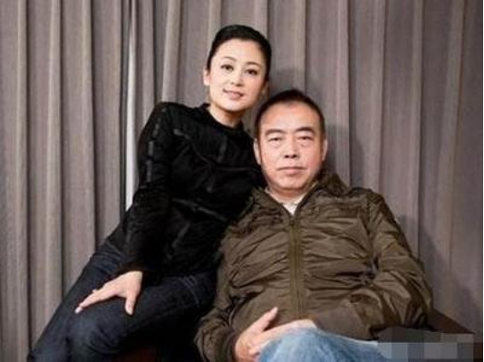 倪萍的坎坷情史，一生5个男人，只有郭达和陈凯歌最让她刻骨铭心