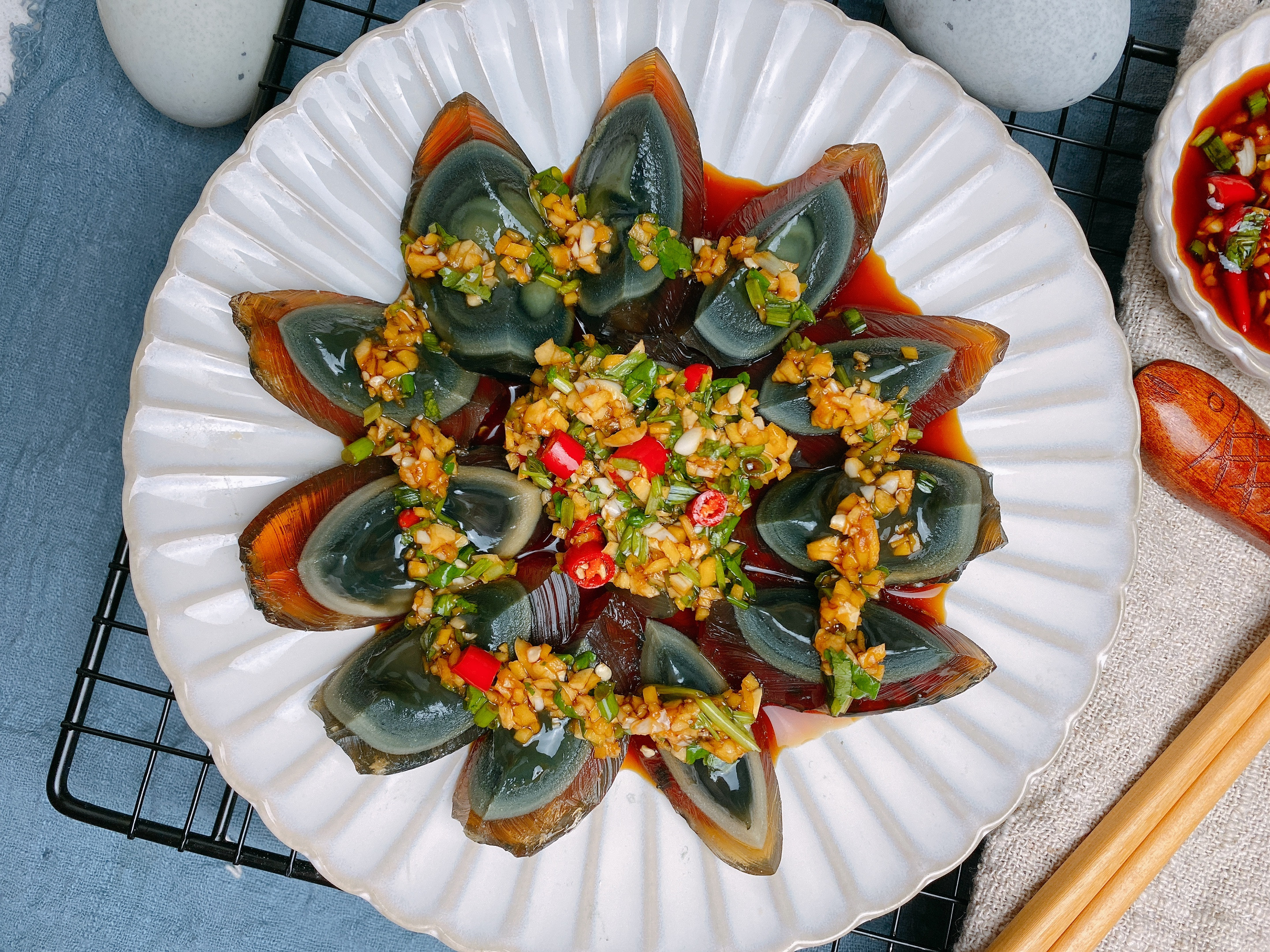 過年必備涼菜之涼拌皮蛋，多加3味調料，皮蛋不腥不澀，開胃爽口