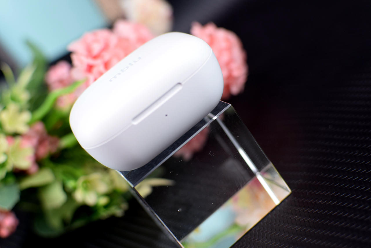 魅蓝 Blus 主动降噪耳机体验：主动降噪耳机的价格我帮你们打下来了