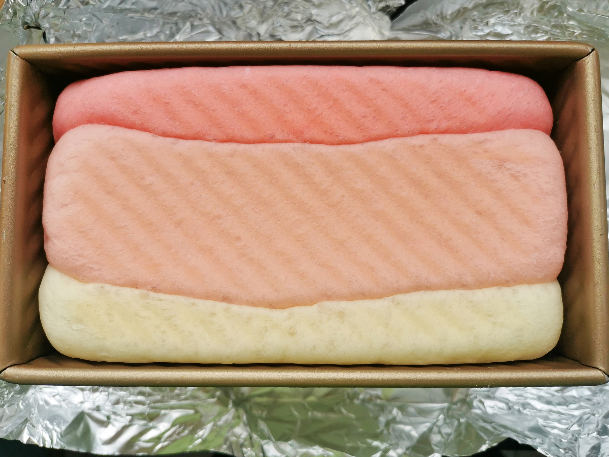 用了6年的吐司配方，次次都成功，放3天依旧松软，比买的都好吃