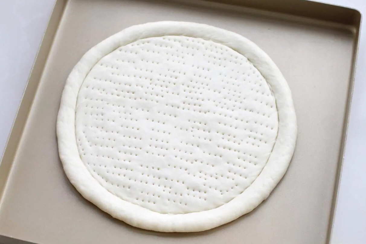 自制美味诱人的大披萨，瀑布拉丝老过瘾了，比必胜客里的还好吃