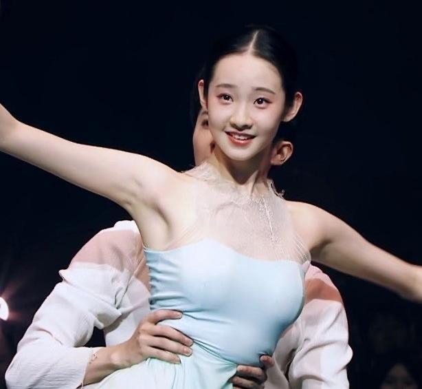 大龄女星们别演少女了，来，让这4位新人告诉你，什么才是真少女
