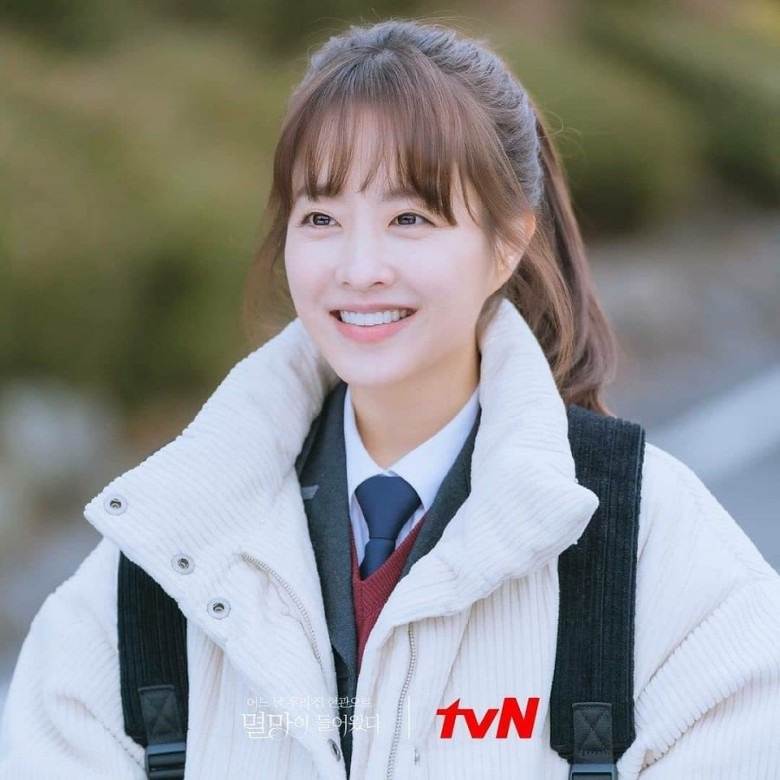 16歲合作李敏鎬，出道15年稚氣未減，31歲樸寶英憑學生裝扮獲贊