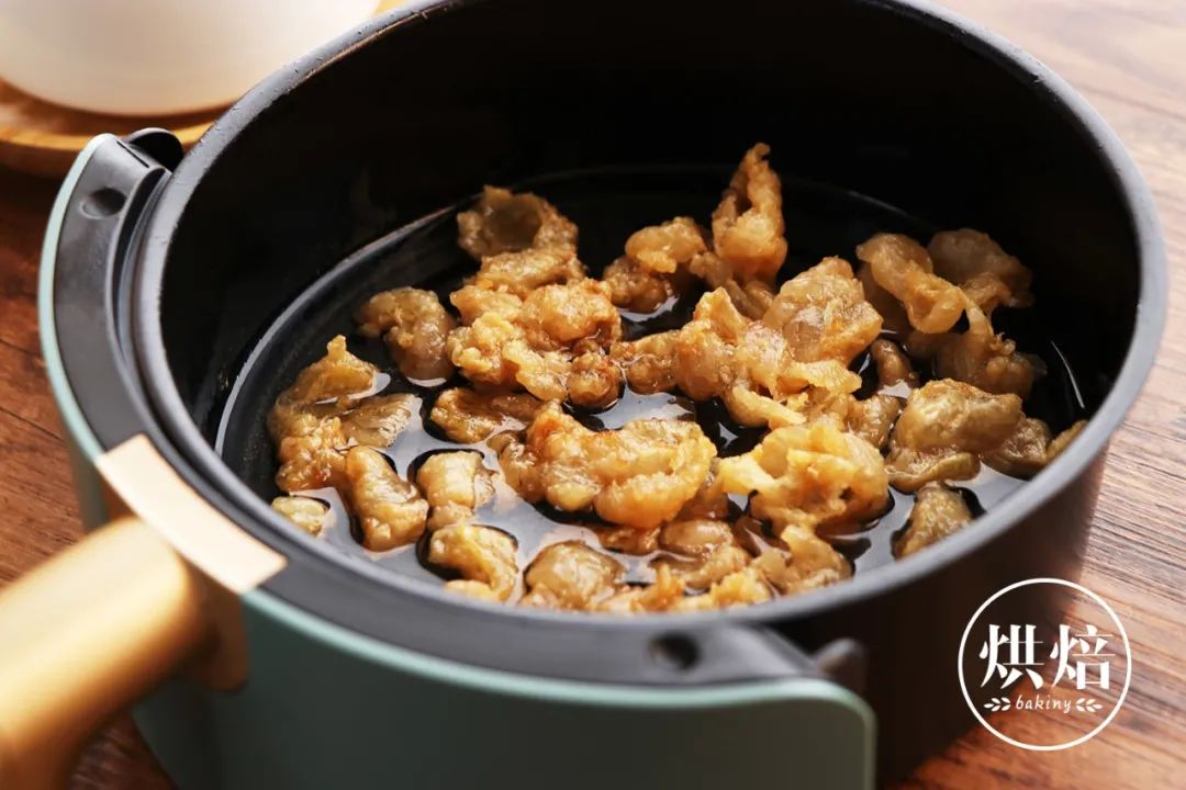 不用看火 不吸油烟 用这个方法炸猪油又白又香 放一年不变味