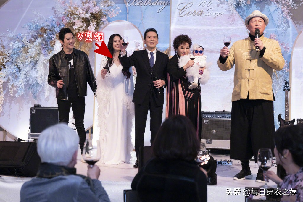 郭碧婷产后太贵妇！穿“20万”白色羽毛定制礼服