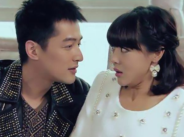 同样客串《爱情公寓》，胡歌、何炅0片酬，而他