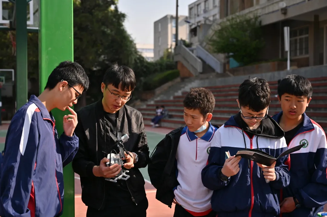 271教育丨科技节,带你感受云南农大附中的“科技范儿”