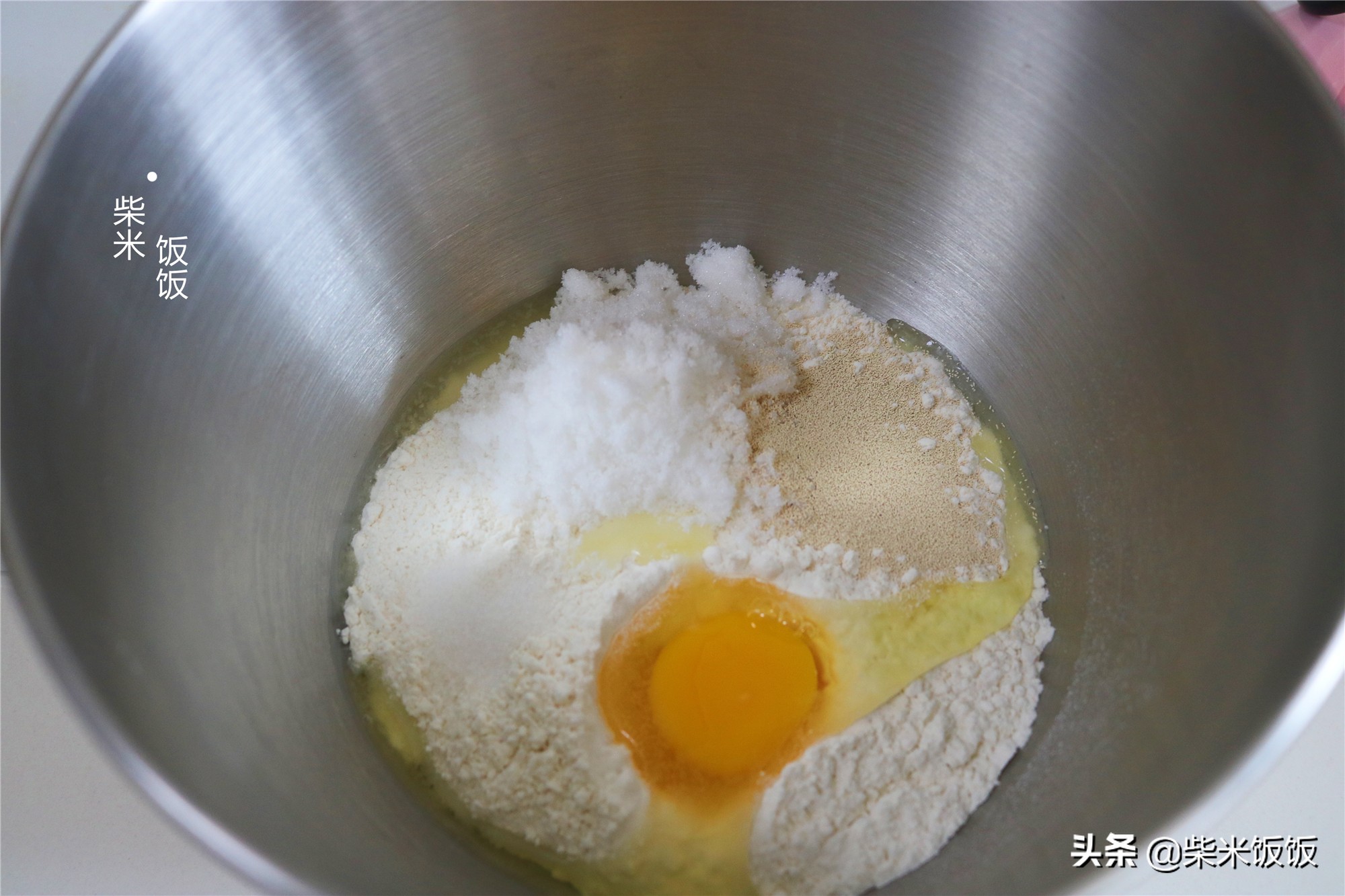 早餐，我给家人做了鸡肉堡，做法简单味道好，一个下肚能量满满