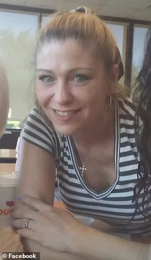 43岁女子被困下水道3个星期：在运河里游泳时迷