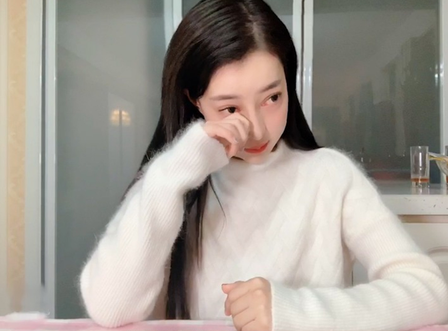 出狱两年后郭美美现状曝光：烧钱的吃瓜网友，