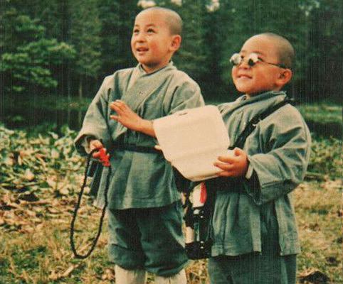 郝劭文：3歲出道10歲片酬千萬，身家卻被父母敗光，只能打工還債